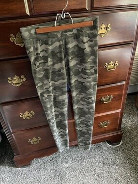 Sonoma brand camo leggings.